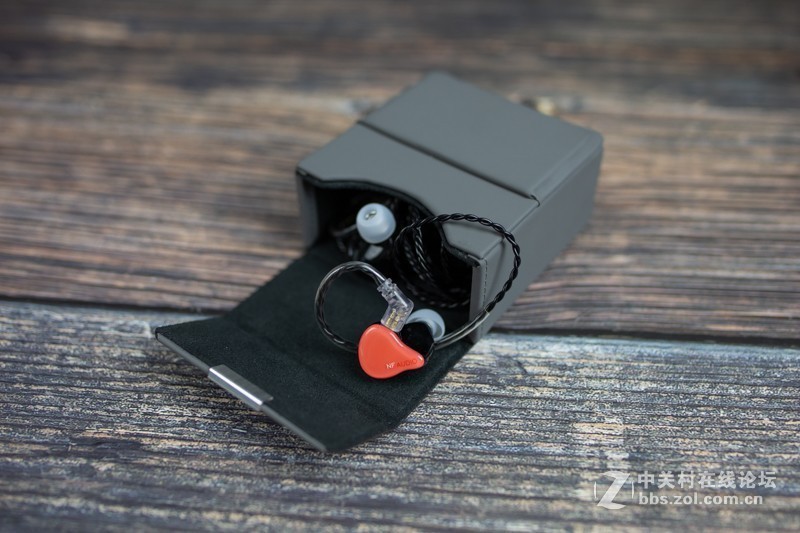这是条充满艺术细菌的耳塞，NF2U上手体验