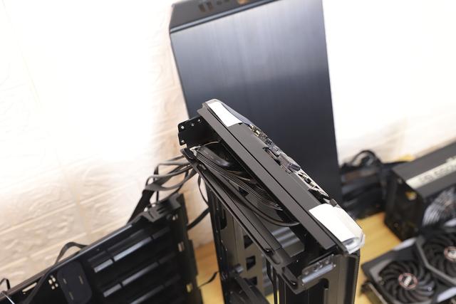 隐藏的骚技能be quiet! DARK BASE 700