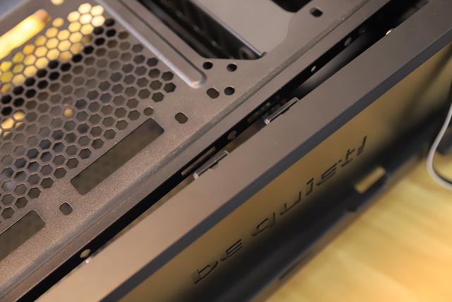 隐藏的骚技能be quiet! DARK BASE 700