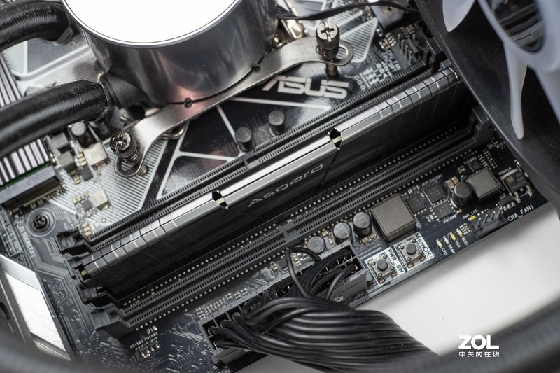 小主板选择单根32G大容量内存条：阿斯加特 T2 32G DDR4 2666内存测试