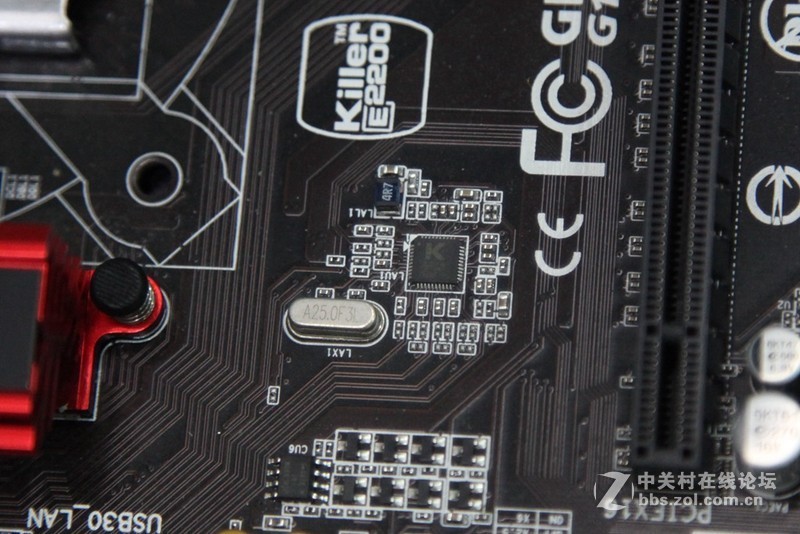 名人堂果然名不虚传，下了血本打造一台纯色超强主机。