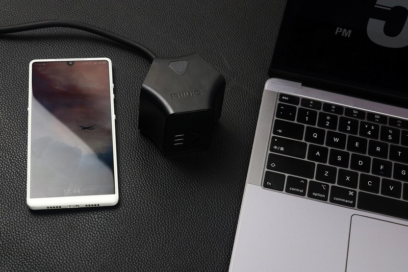 小酷快全——飞利浦摩天轮立体插座快充版