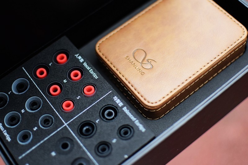 山灵ME100 入耳式 可换线Hi-Fi耳机