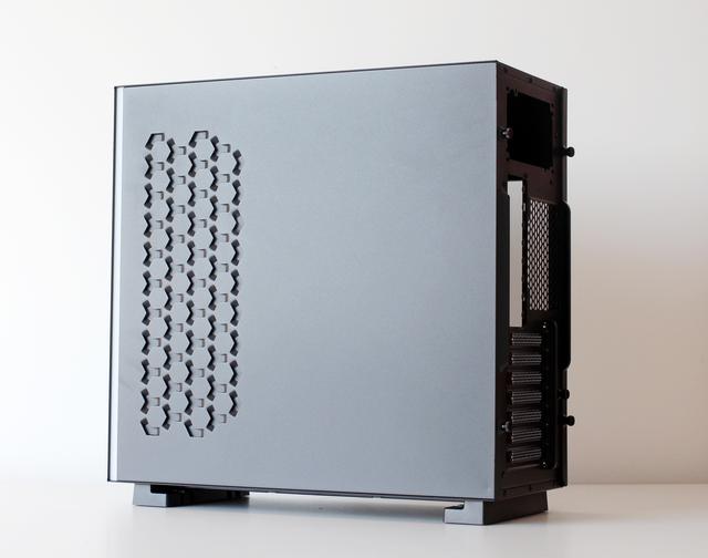 朋友被光线追踪引入坑，装台RTX 2070显卡的游戏主机让他爽爽