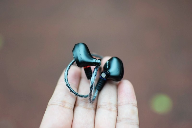 山灵ME100 入耳式 可换线Hi-Fi耳机