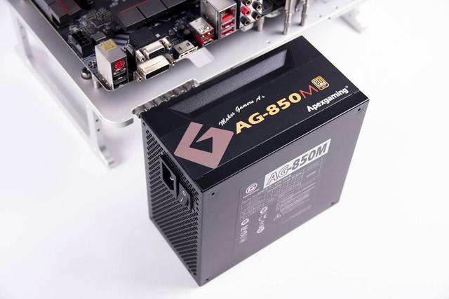 每WATT 0.58元，这款电源性价比感人，应付旗舰显卡也非难事