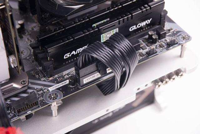 每WATT 0.58元，这款电源性价比感人，应付旗舰显卡也非难事