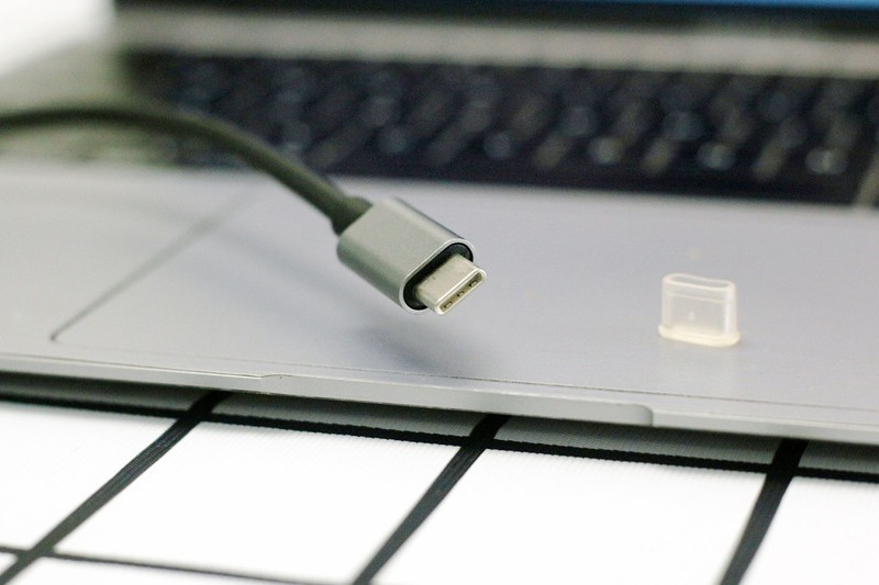 给你的轻薄本找个最佳搭档——雷柏XD200 USB-C 10口扩展坞分线转换器体验