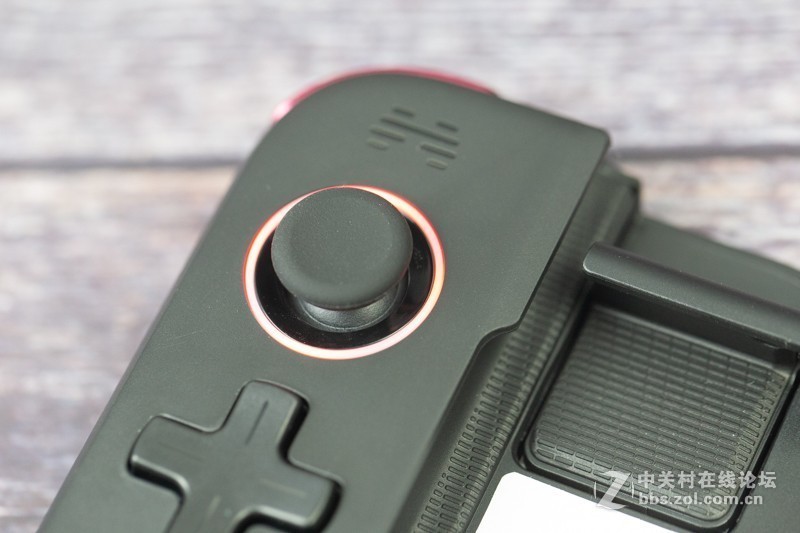 手游也有好手感了！北通G1单边手柄体验