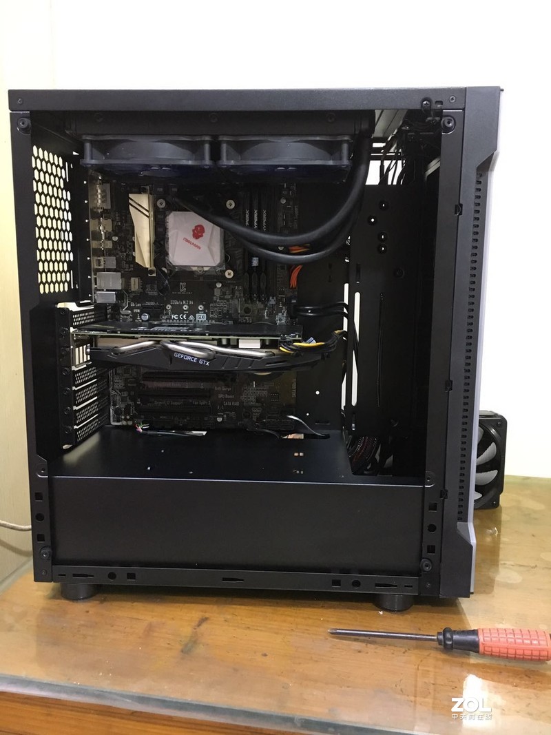 小钢炮Tt 挑战者H2开箱装机