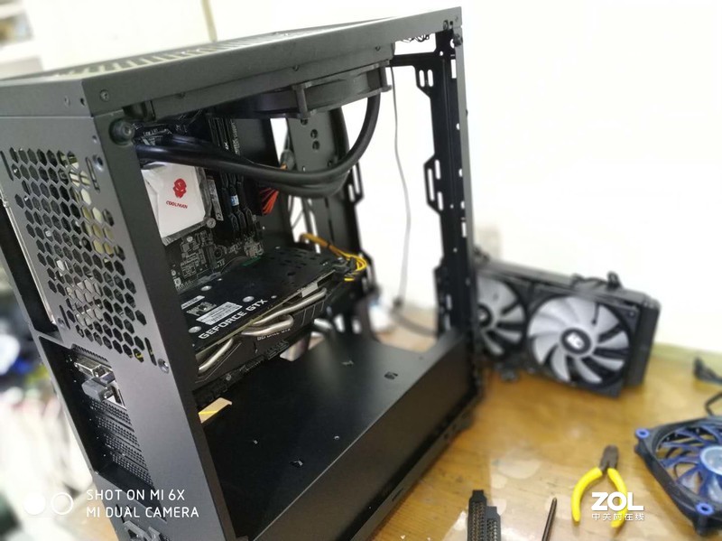 小钢炮Tt 挑战者H2开箱装机