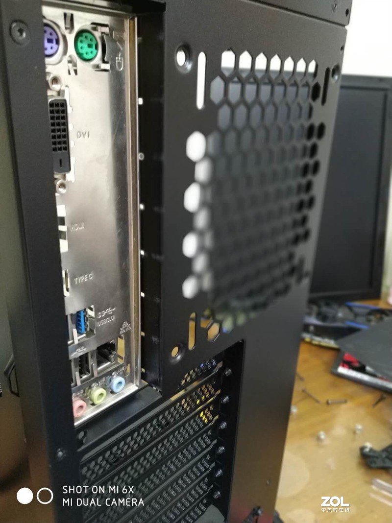 小钢炮Tt 挑战者H2开箱装机