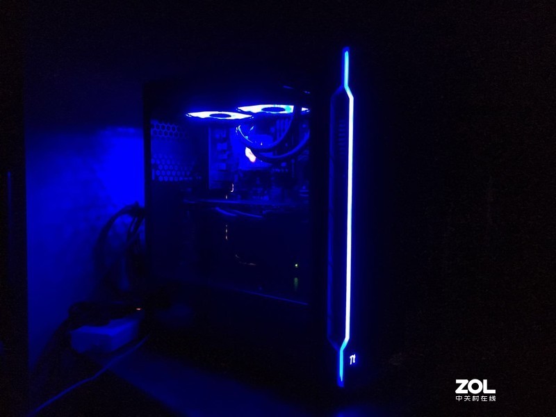 小钢炮Tt 挑战者H2开箱装机