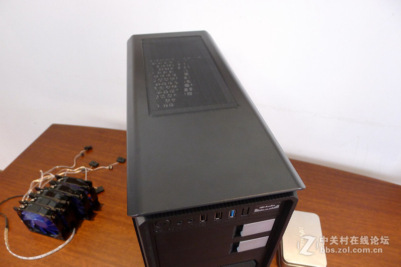 深蓝的诱惑，坦克机箱散热与灯光改造