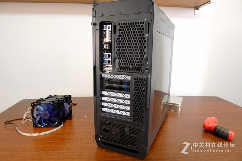 深蓝的诱惑，坦克机箱散热与灯光改造