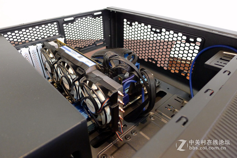 深蓝的诱惑，坦克机箱散热与灯光改造