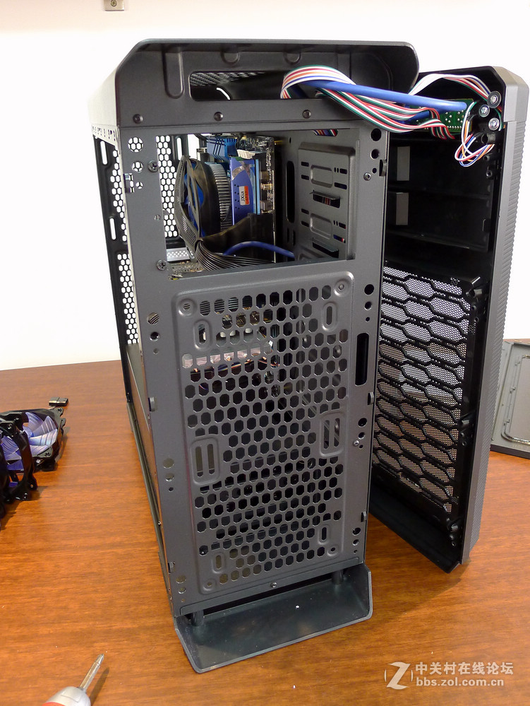 深蓝的诱惑，坦克机箱散热与灯光改造