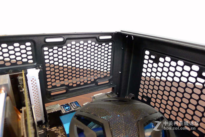 深蓝的诱惑，坦克机箱散热与灯光改造