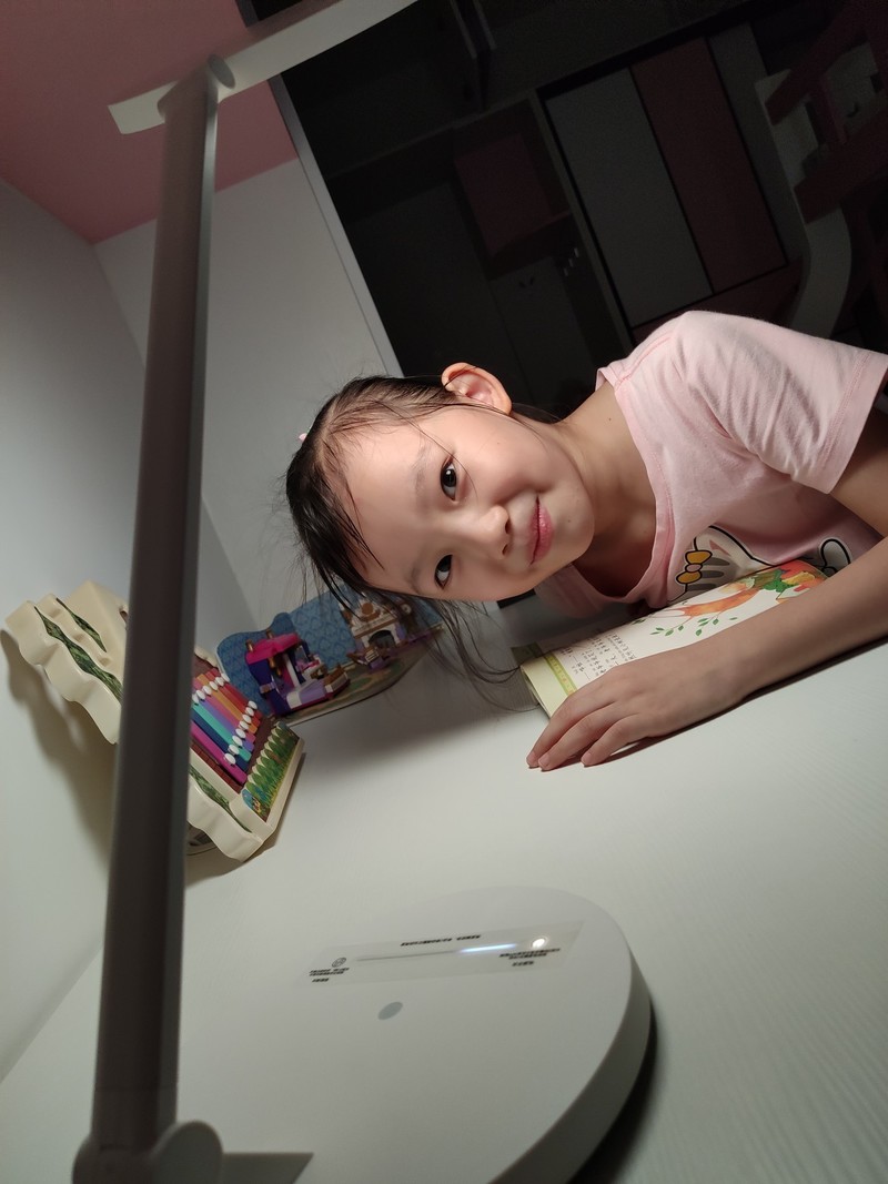 呵护你的眼，更懂你的心！--小管家锋尚LED智能护眼台灯体验！