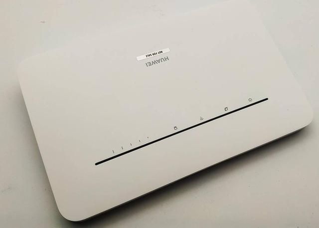 可以插手机上网卡的路由器-华为4Gpro体验