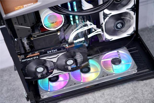 苏大妈开挂！难道让黄教主觉醒了！全新GTX1660super PRO性能又提升了！