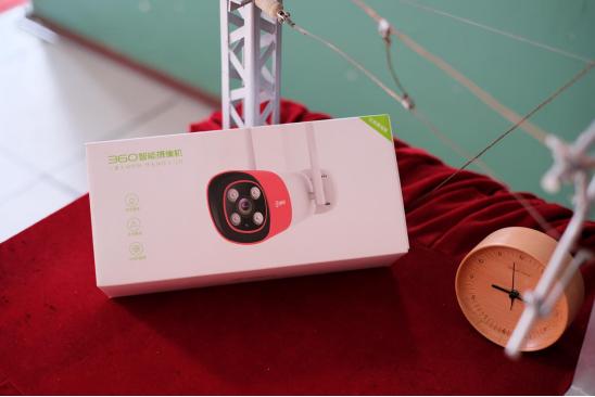 有线双WiFi天线，360智能摄像机红色警戒版智能主动监控评测