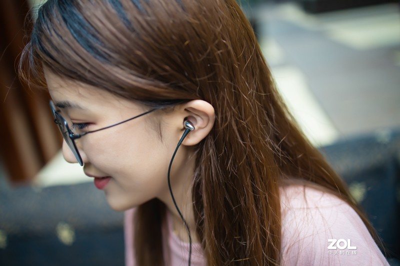 99元居然没翻船之开箱：水月雨银色飞船耳机