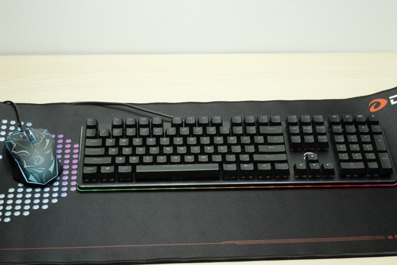 流光璀璨，灿若星河----达尔优EK925 RGB暗夜流光机械键盘