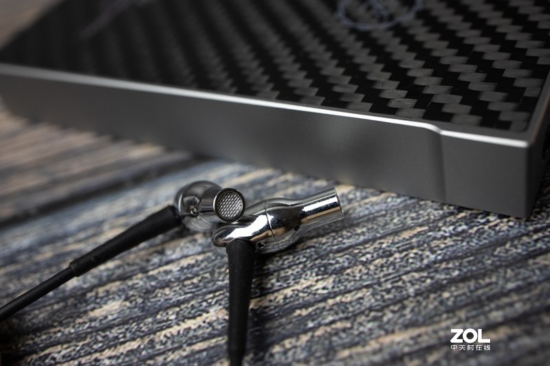 99元居然没翻船之开箱：水月雨银色飞船耳机