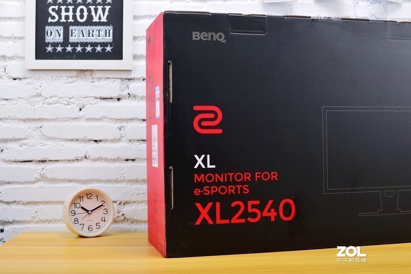 极速、极限、极致，240Hz超高刷新率之美的卓威XL2540电竞显示器