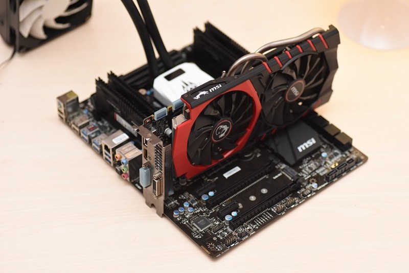 为游戏和超高清而生，X99猛平台搭配HKC Q320来袭