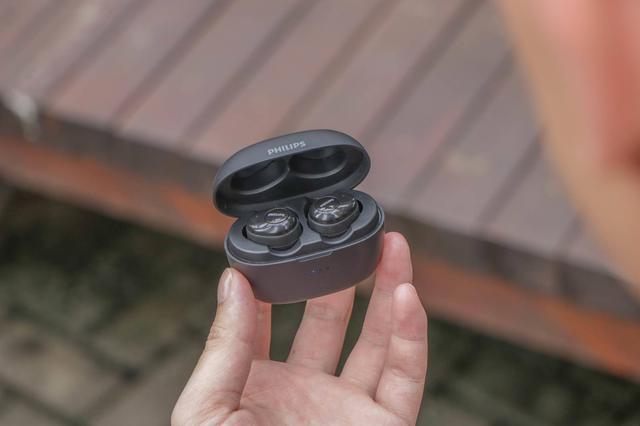 恐是千元内最出色真无线蓝牙耳机，飞利浦SHB2505体验测评
