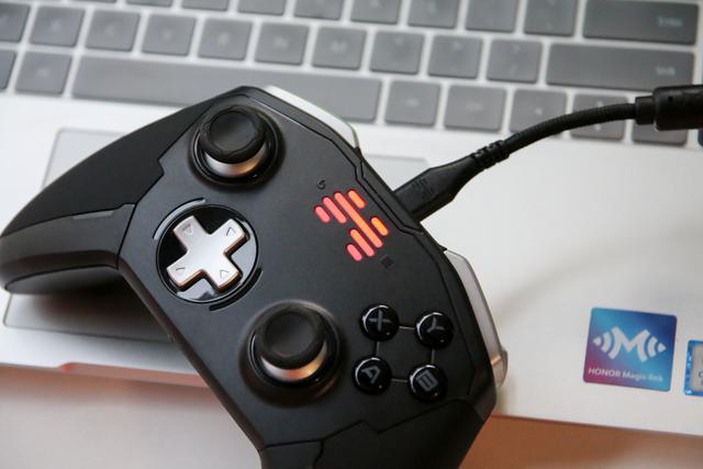 详测北通宙斯游戏手柄，让你玩游戏避坑！