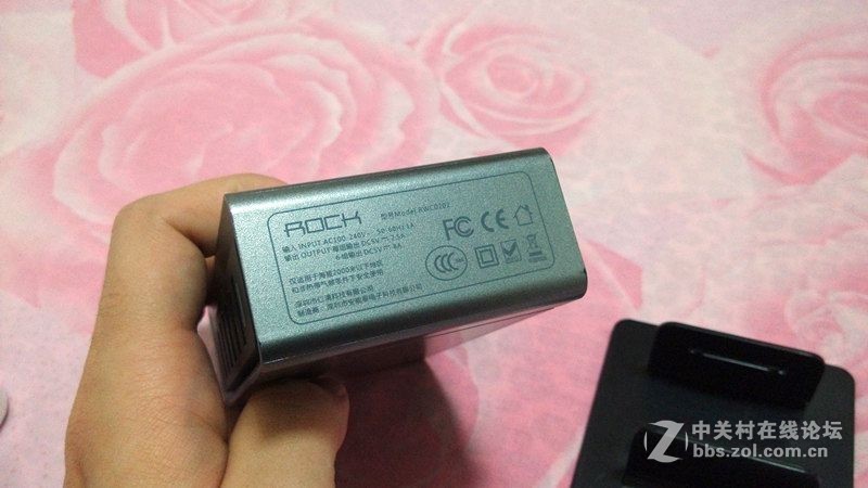充电也要有分工——ROCK智能六口USB充电器