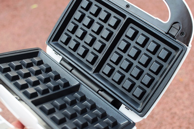 早饭轻松搞定 无言多功能煎烤机