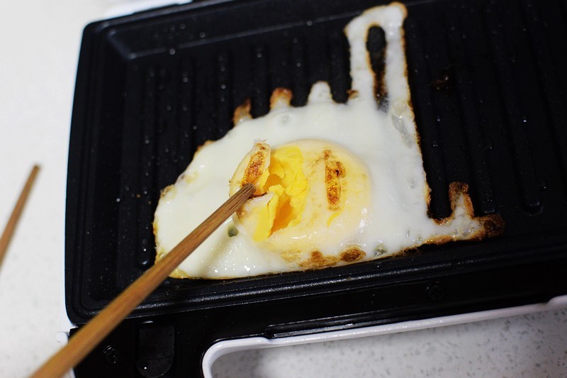 早饭轻松搞定 无言多功能煎烤机