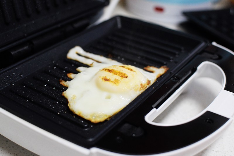 早饭轻松搞定 无言多功能煎烤机