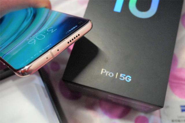 小米10 Pro上手两周体验：云评测原来都是骗人的