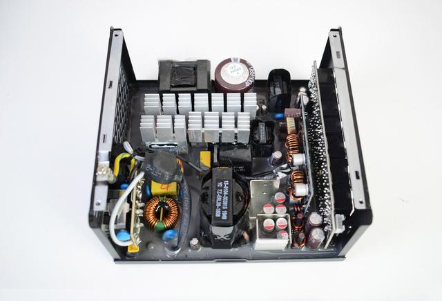 七防芯，到底是啥黑科技？一拆便知，超频三七防芯金牌电源 拆解