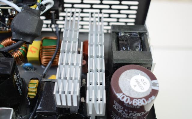 七防芯，到底是啥黑科技？一拆便知，超频三七防芯金牌电源 拆解