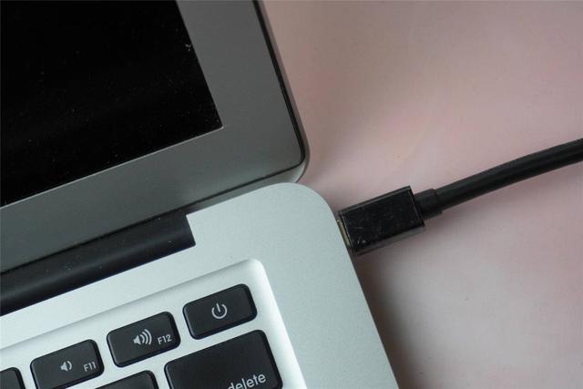 老款Mac电脑也想换新颜？或许你只需一根毕亚兹 mini DP线就够了