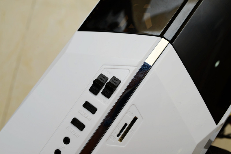 自带双路调速，给TT领航者加扇子显卡拷机降20℃