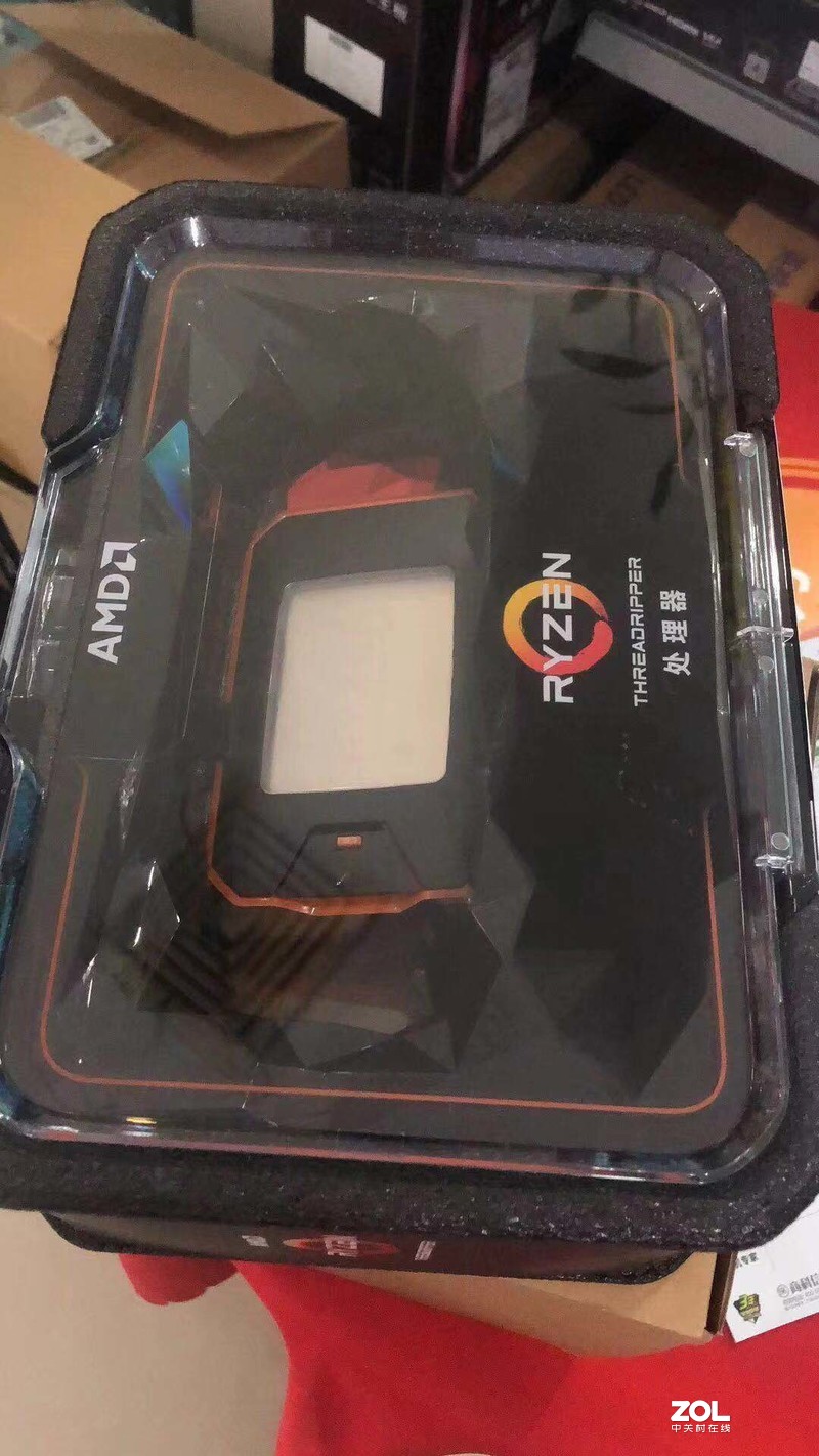 AMD (线程撕裂者) 2950X 处理器 16核32线程 装机图