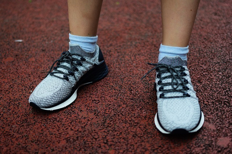 跑跳腾跃 鱼骨锁紧系统 有品米家运动鞋3 体验