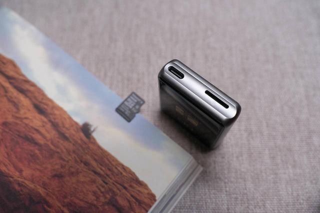 手机播放音乐到底还是不够专业，特别是运动的时候还有点大，麻烦