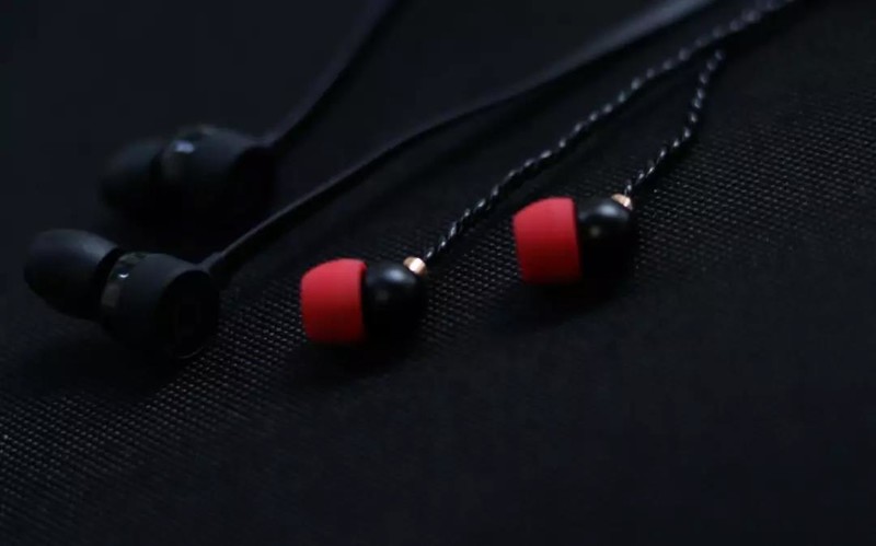 有一款怦然心动的巫.潘多拉耳机，据说是女神标配