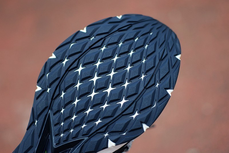 跑跳腾跃 鱼骨锁紧系统 有品米家运动鞋3 体验