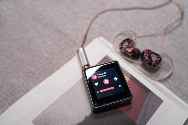 手机播放音乐到底还是不够专业，特别是运动的时候还有点大，麻烦