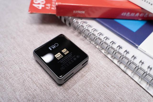 手机播放音乐到底还是不够专业，特别是运动的时候还有点大，麻烦