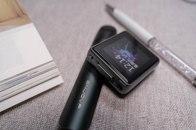 手机播放音乐到底还是不够专业，特别是运动的时候还有点大，麻烦